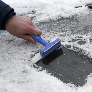 Eiskratzer mit Messingblatt